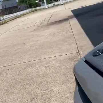 COP ASKED HELLCAT OWNER TO POP HIS HOOD🤣…HE WASNT READY💀