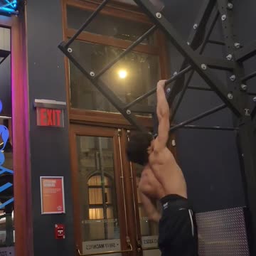 Weighted One Arm Pullups seen in Ohio