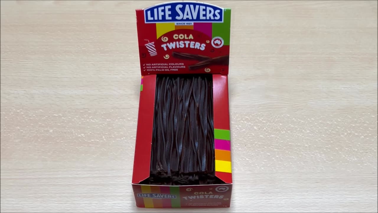 Life Savers Cola Twisters Packshot vs Product