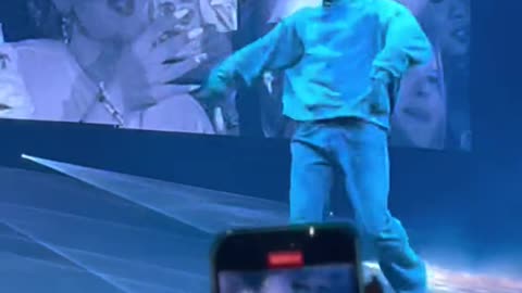 Chris Brown performing no air live