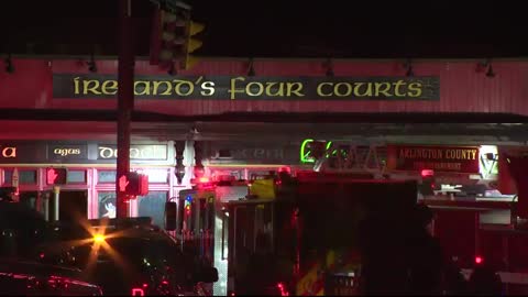 😵Car crashes into building, multiple people injured in Arlington😵
