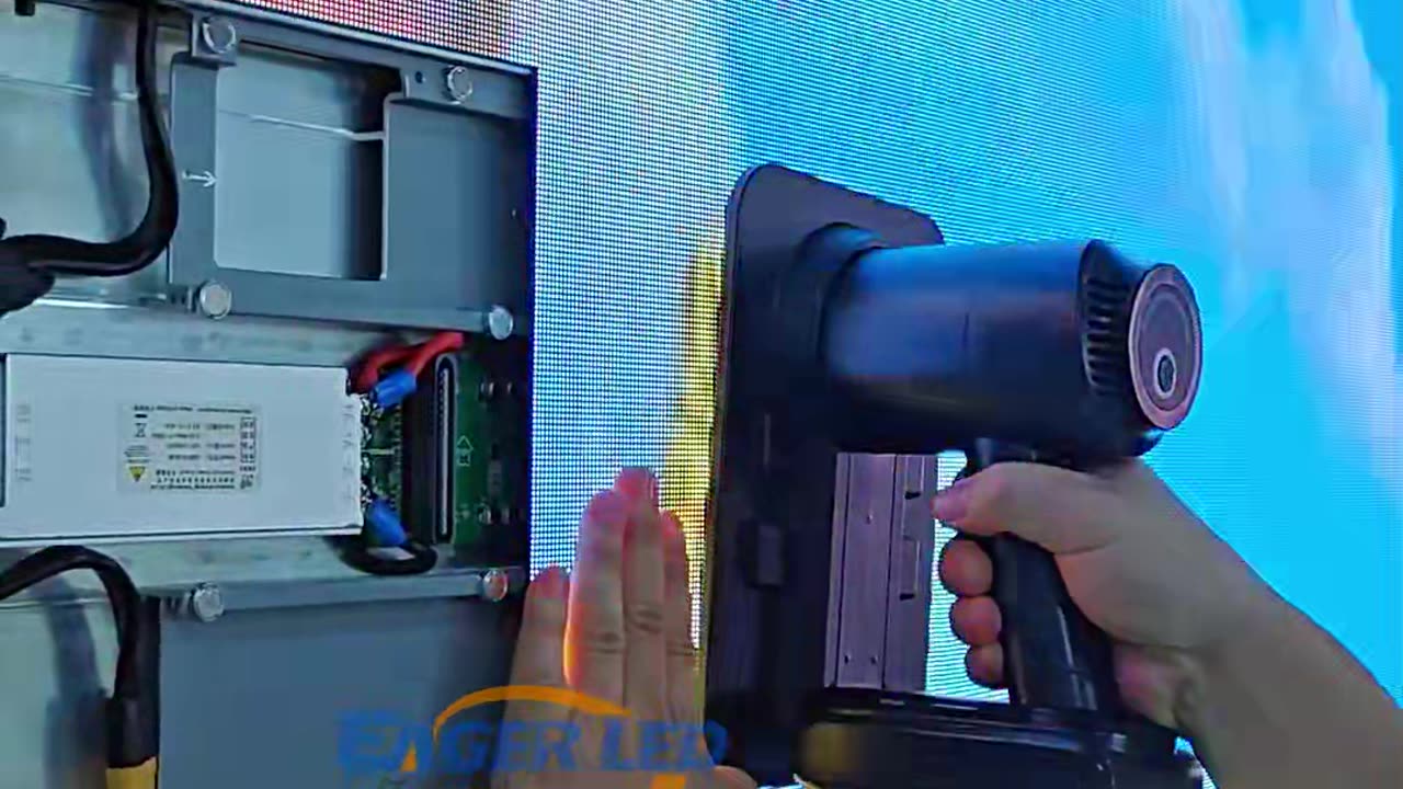 EA250WH1 Indoor LED video wall does not require rear maintenance access.