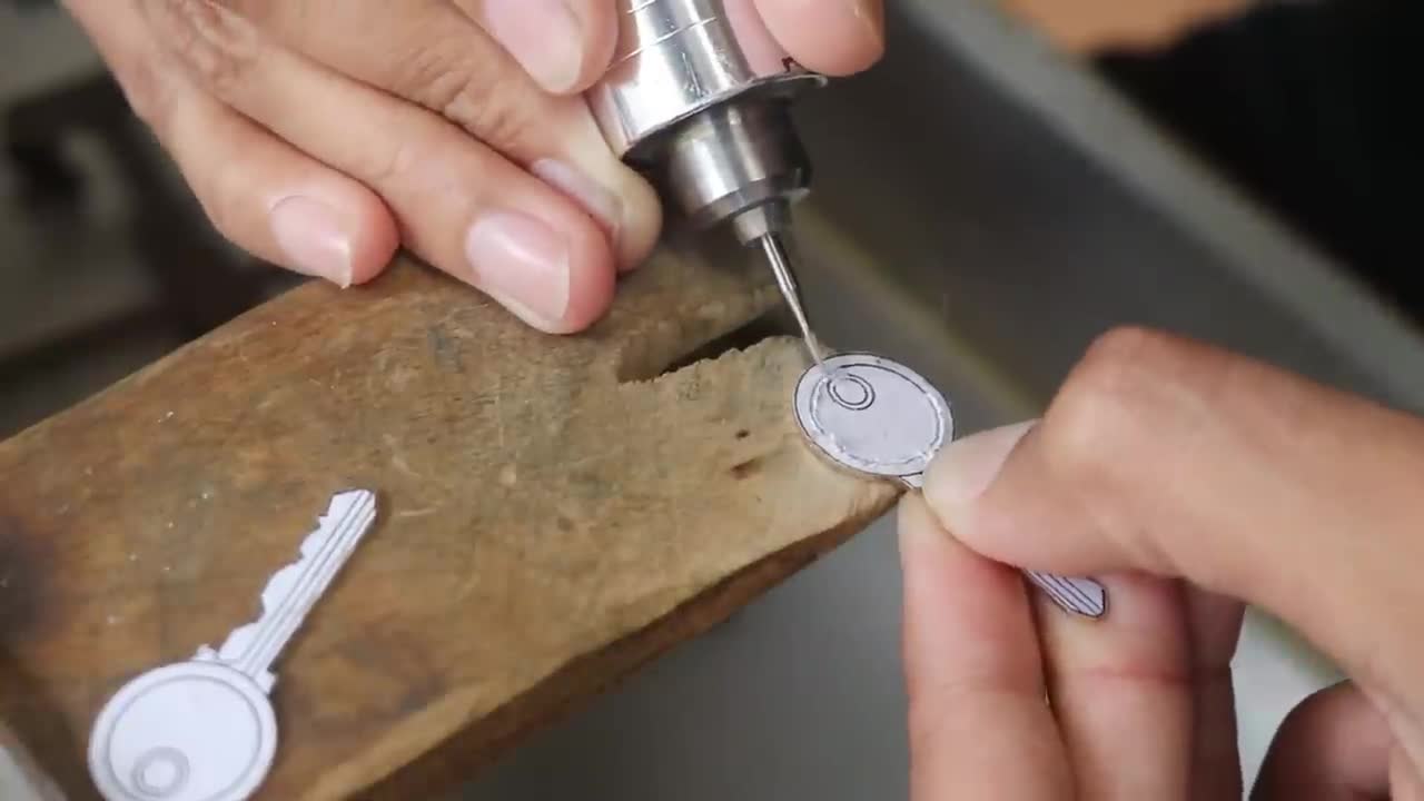 make a small knife pendant