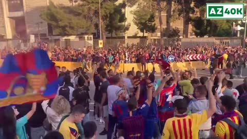 CRAZY!! 90,000 Barcelona Fans Welcome Team Bus at Camp Nou