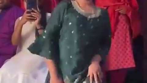 Viral_dance_of_little_girl..❤️_Shakir_Batagund