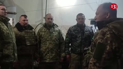 Ukraine top commander visits troops in Bakhmut - military video