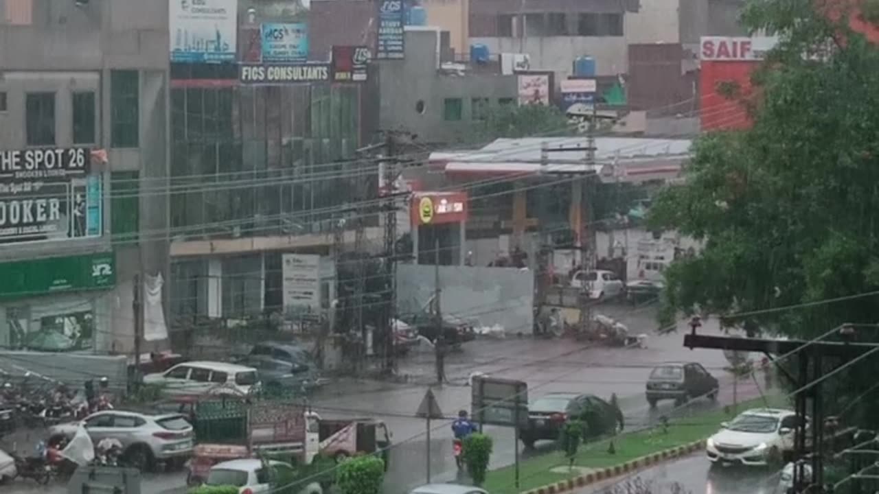 Raining ⛈️☔ season in Lahore Pakistan