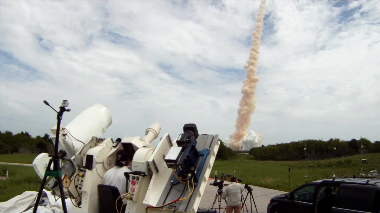 Experiment by NASA I Ascent - Atlantis STS-135 Long-Range Tracking Cameras Footage