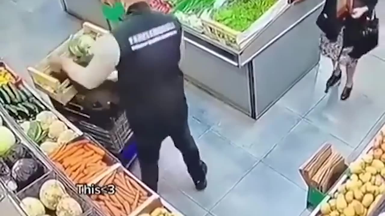 Grandma and worker have an AMAZING VEGETABLE STAND-OFF! ❤️
