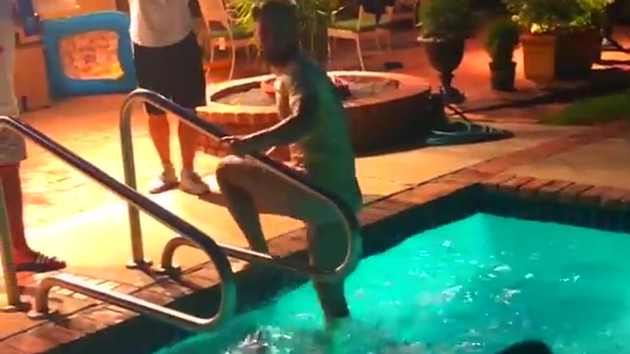 Can't it swimming "phone challenge
