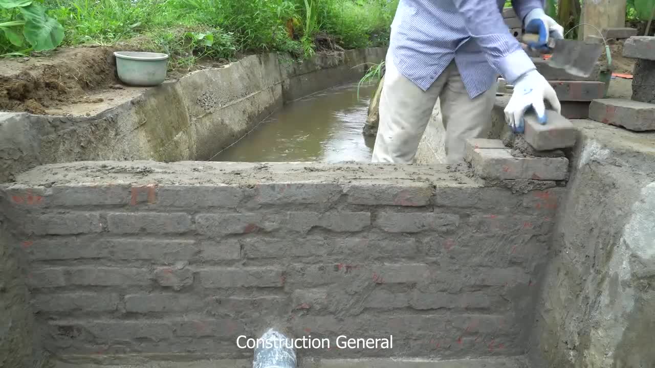 Build A Hydroelectric Plant With A Powerful Waterwheel