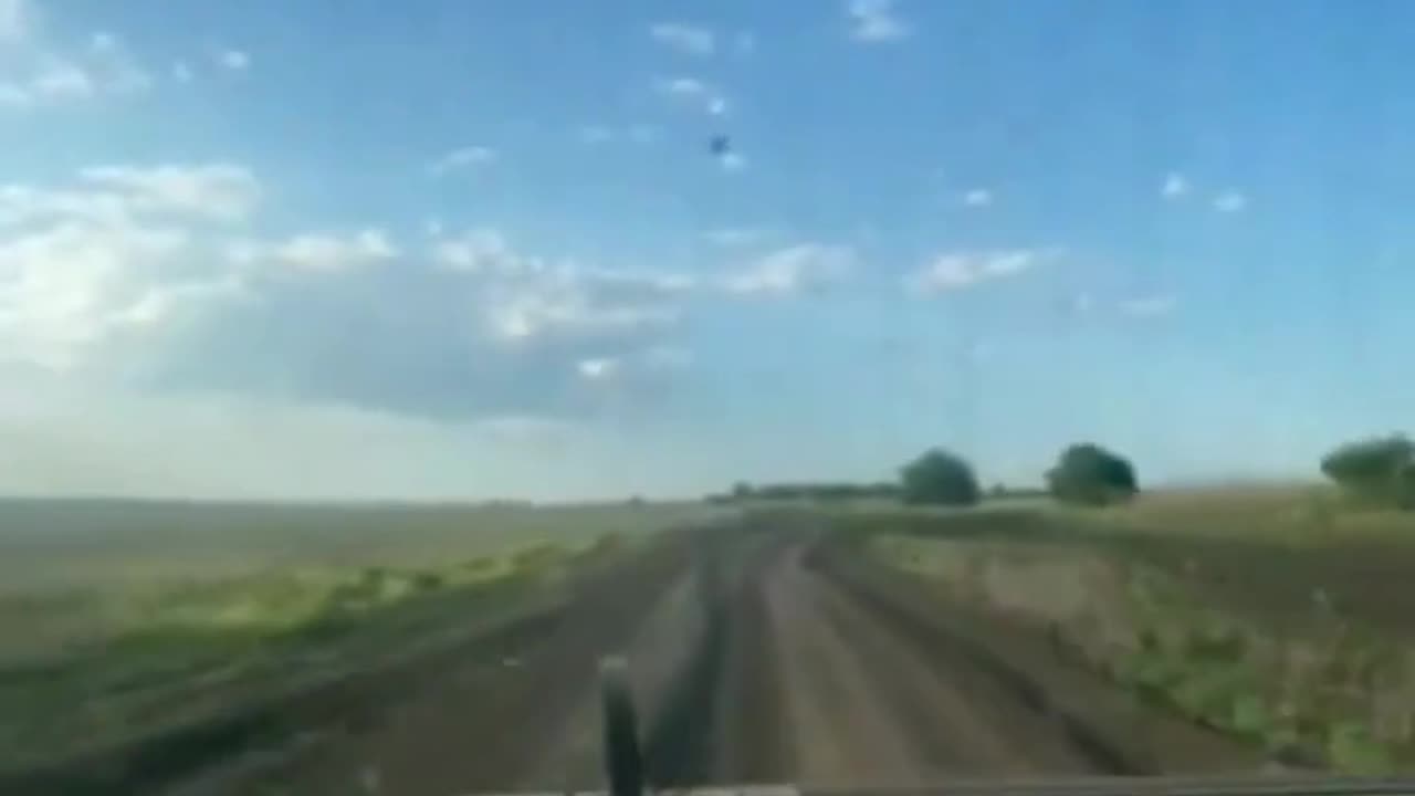 Ukrainian HUMVEE Screaming Through the Battlefield