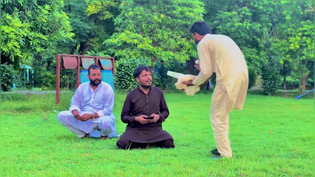 Sweet prank in public new pakistni prank 2023 Ateeq chaudhry Ashar loona