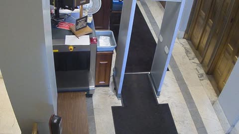 1017RSOB01DelAveADADoor_2021-01-06_22h52min09s403ms.mp4