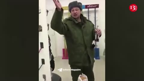 Give us alcohol" - Drunken Russian soldiers attack store, destroy windows