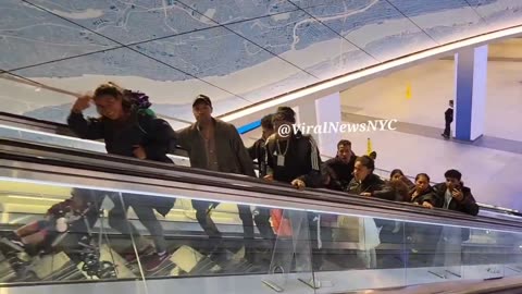 USA: Hundreds of illegals arrived at Penn Station in NYC in middle of the night!