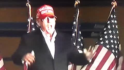 TRUMP AZ RALLY JAN 15th 2022 - Did i Spot an air Q ?
