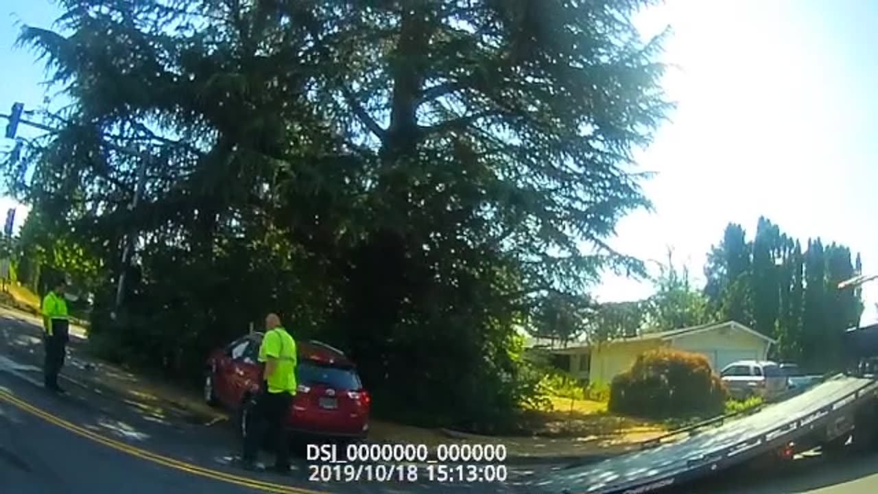 PORTLAND POLICE RESPOND TO CRASH