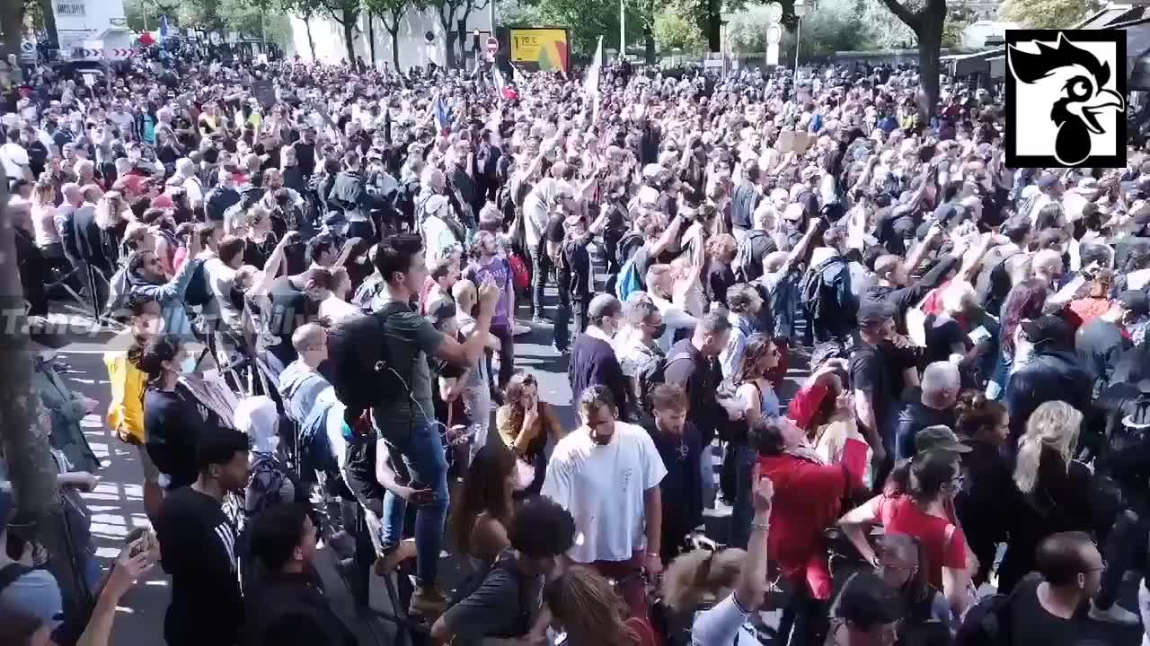 Paris, Aug. 7th, 2021: Protesters Sing La Marseillaise to Denounce Vaccine Tyranny