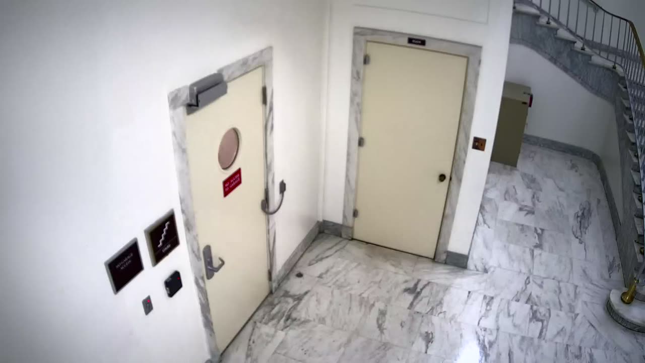 6130RHOBGRRGST4Stairwell4_2021-01-06_09h40min02s160ms.mp4