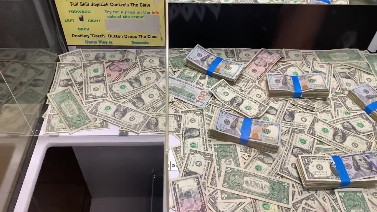 I HACKED THE CASH CLAW MACHINE AND I "WON REAL MONEY " / JOYSTICK