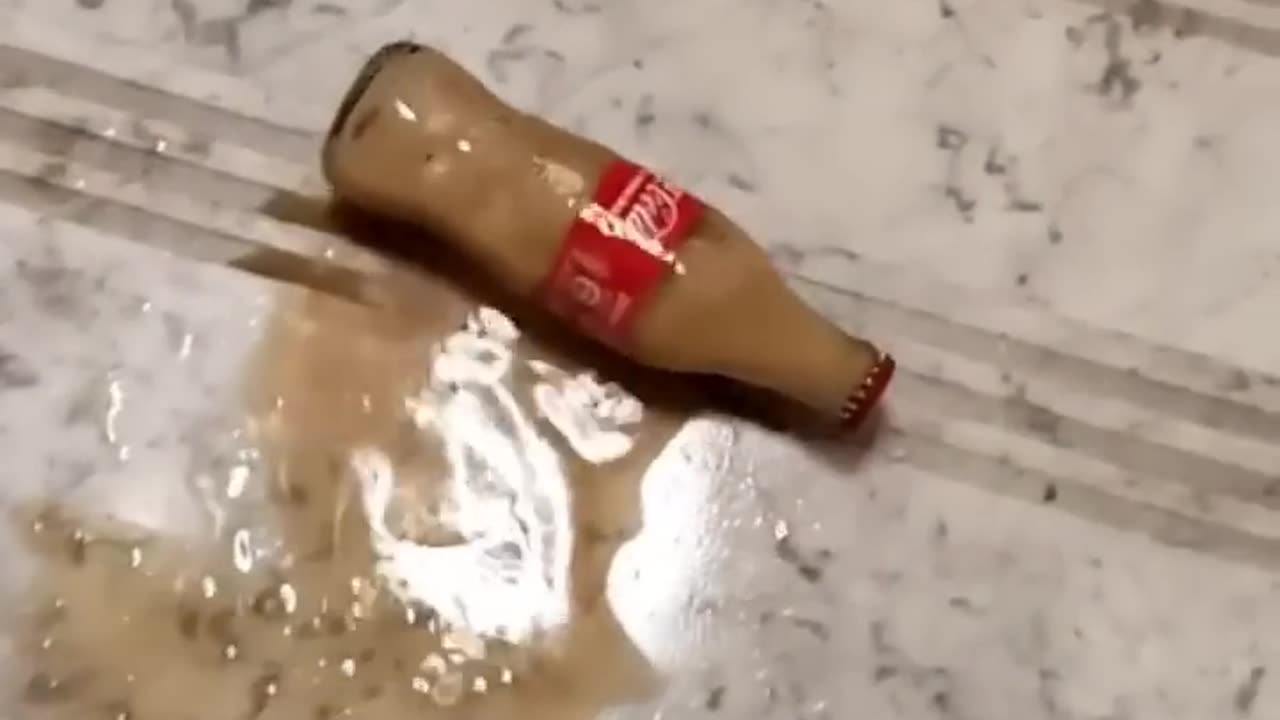 Crushing bottle