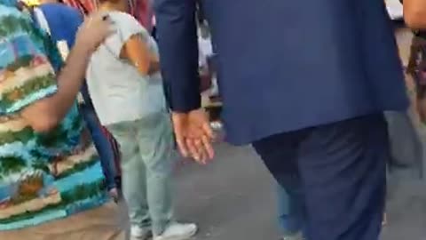 ΘΕΣΣΑΛΟΝΙΚΙΑ ΕΛΕΓΧΕΙ ΔΗΜΟΣΙΑ ΤΟΝ ΕΒΡΑΙΟΔΟΥΛΟ ΚΙΚΙΛΙΑ!!!