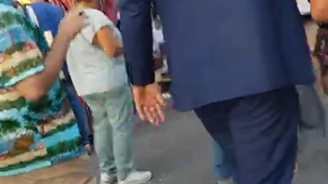 ΘΕΣΣΑΛΟΝΙΚΙΑ ΕΛΕΓΧΕΙ ΔΗΜΟΣΙΑ ΤΟΝ ΕΒΡΑΙΟΔΟΥΛΟ ΚΙΚΙΛΙΑ!!!