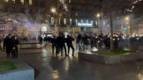 Day 4 of macron's Paris protest ban.