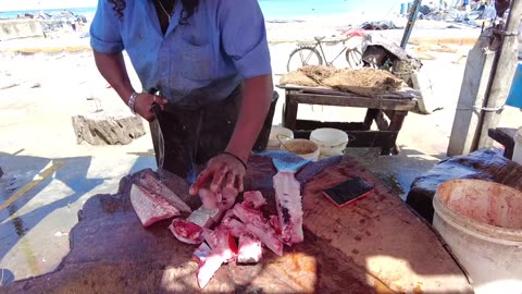 Amazing fish cutting skill