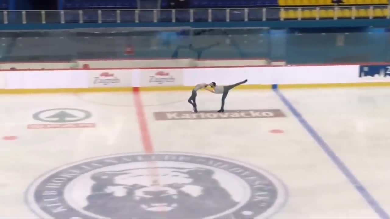 *Scary Fall - Please Beware* - Ashley CAIN / Timothy LEDUC,EN SPIN ZAGREB PAIRS FS Dec. 7, 201-15