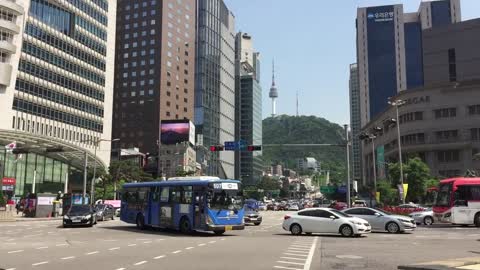 20 Second Korea: Traffic In-front of Namsan Tower (남산타워)