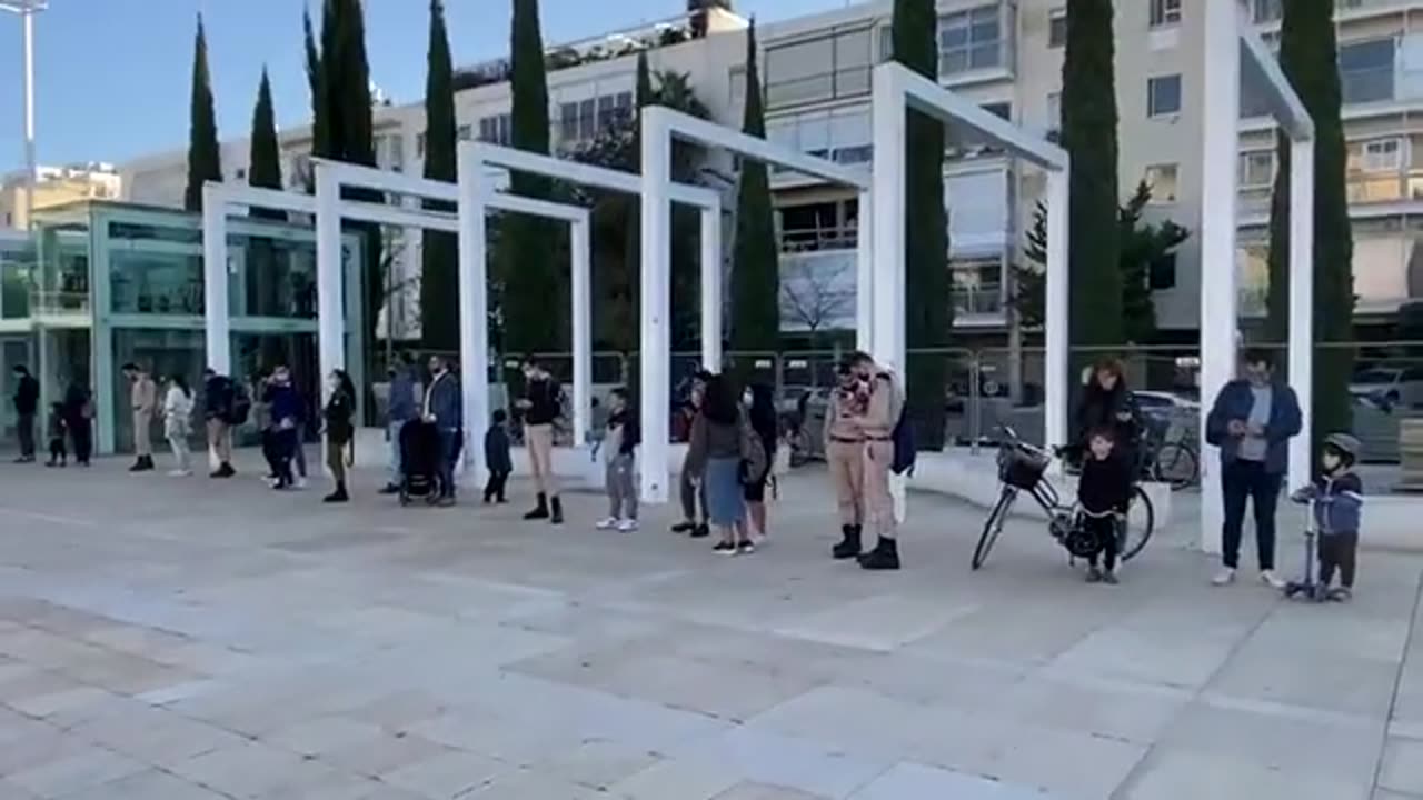 תורי ענק לבדיקות קורונה בתל אביב