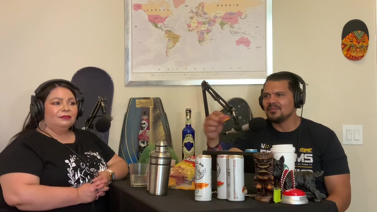 The Mark & Jeanette Show: Episode 24 Everything is on the table today: AI,ufos,Ukraine & shenanigans