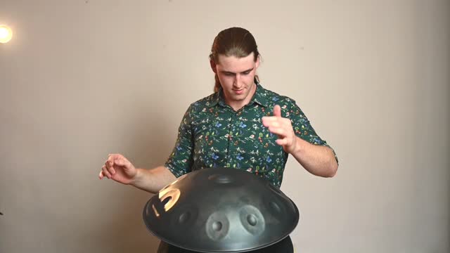 Ben On The Pan - Mountaintops (First Steps EP) Live Handpan/Hangdrum