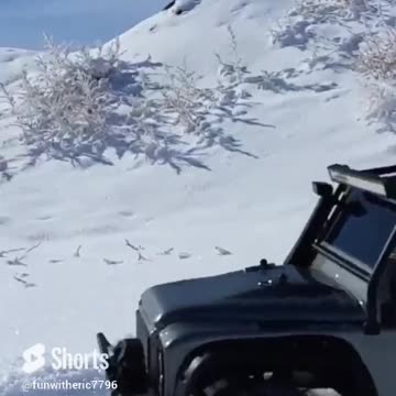 TRX 4 DEFENDER! ...but the "Sound Man" is BACKWARDS! #funwitheric #traxxas #crawler