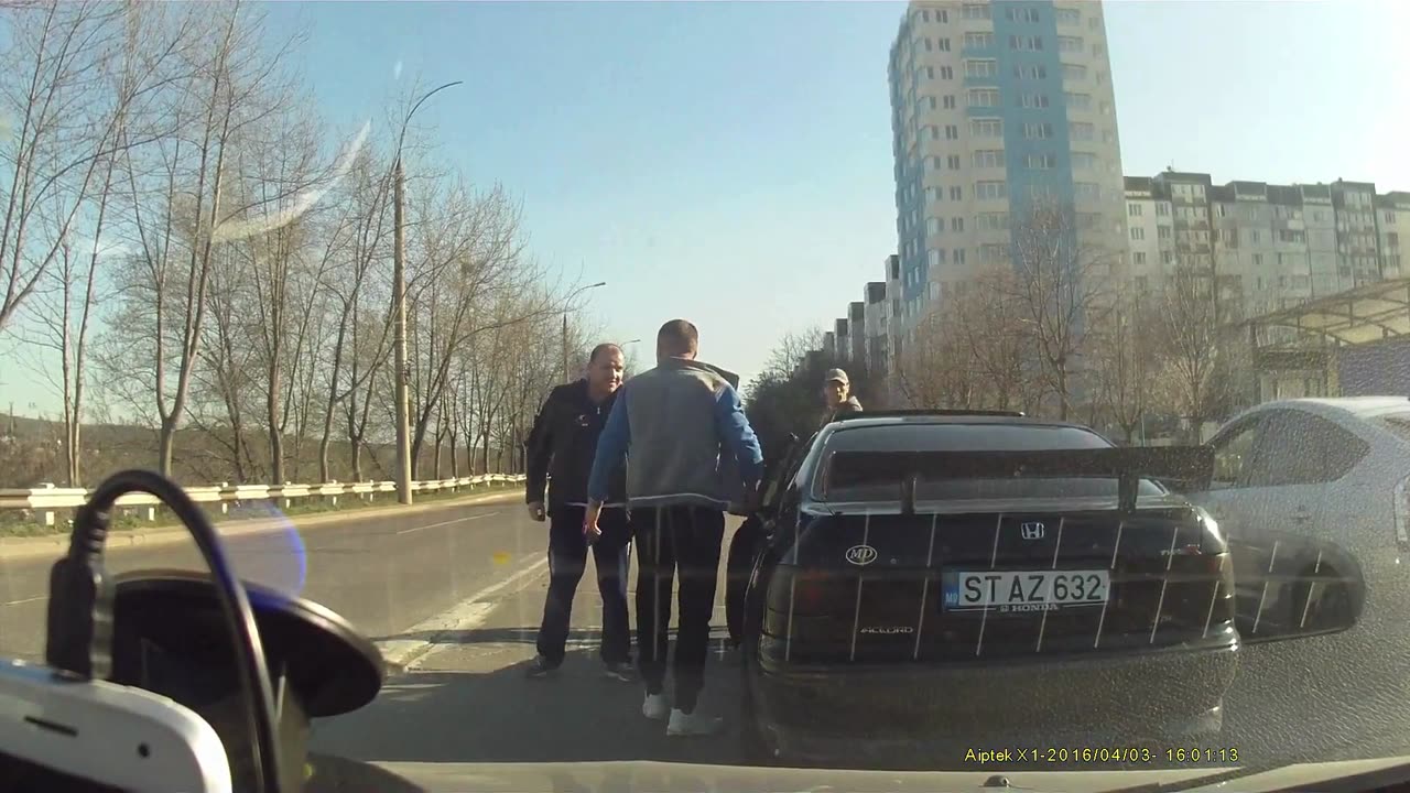 Perfect Example Of How Not To Pass A Semi - Cazy Dash Cam Scenes