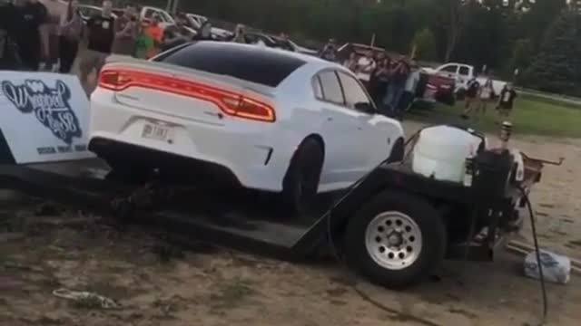 194 Dodge Charger SRT Hellcat Burnout