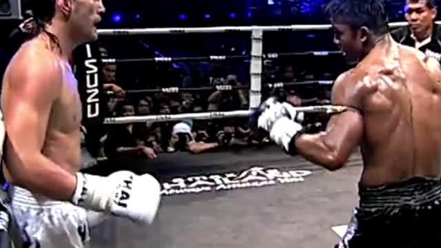 Buakaw บัวขาว Destroys Opponent and Referee! - Muay Thai Knockout Flashback