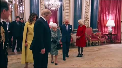 TrumpLeaving " Queen Behind in their Meeting!Meeting!