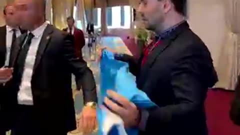 Ukraine delegate punch Russian