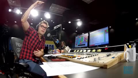 Jason Aldean Updates Us On New Music and How He Doesn't Dance