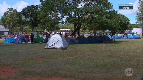 Índios montam acampamento para protestar em Brasília | SBT Brasil (04/04/22)