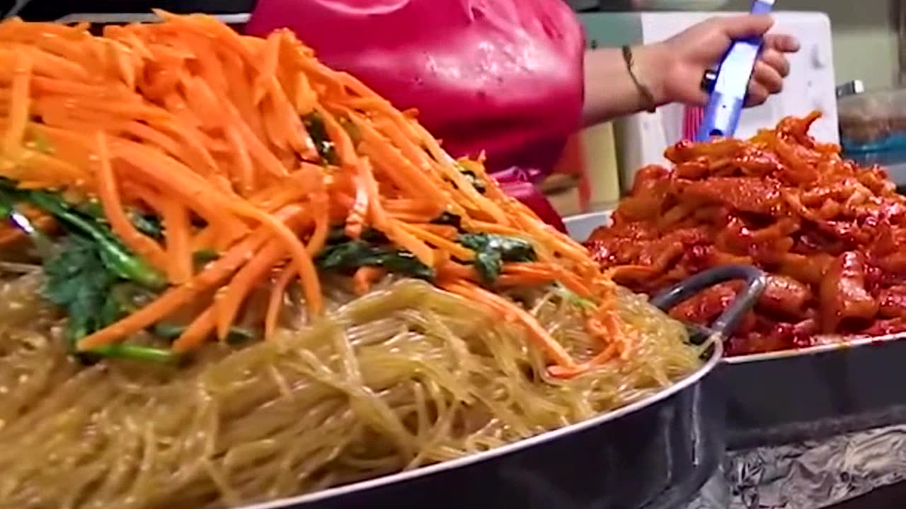 Exploring the Mouthwatering Delights of the Korean Market