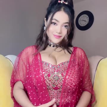 Weirdest Song Of South Indian Movie 😜 What Expression Should I Give In This Song 🙏