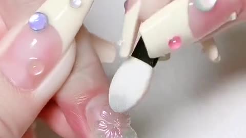 Silver hua manicure