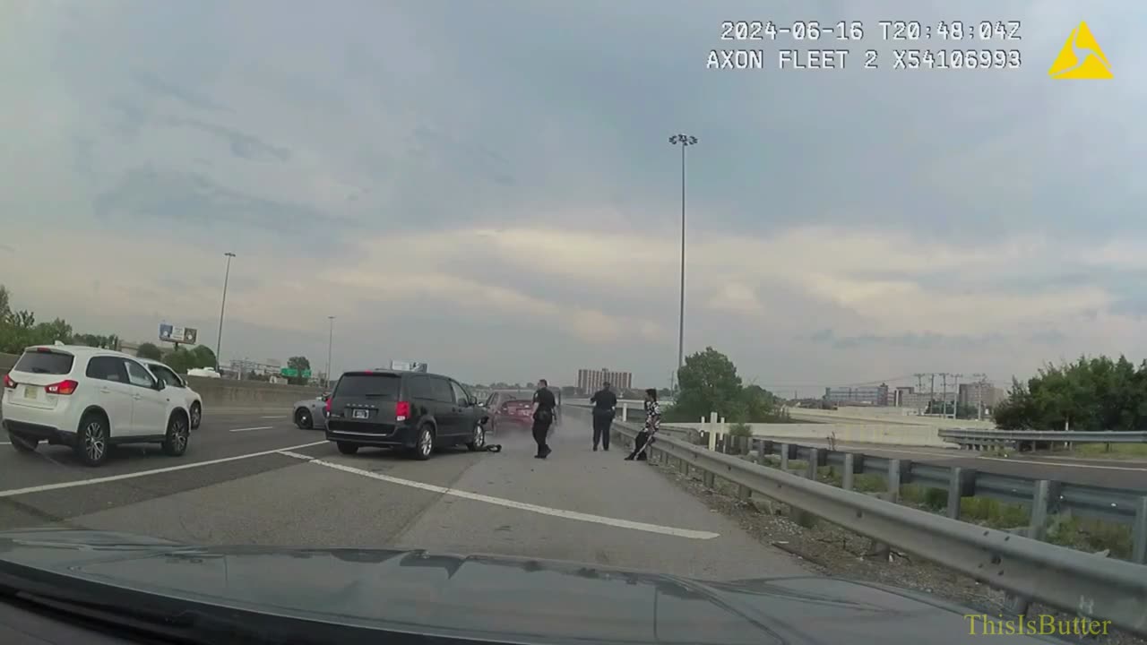 Dashcam shows minivan crashing into Knoxville Police cruiser on the interstate