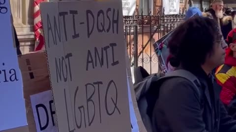 Protestors Boo And Shout Groomer At Performers As They Leave A Drag Queen Story