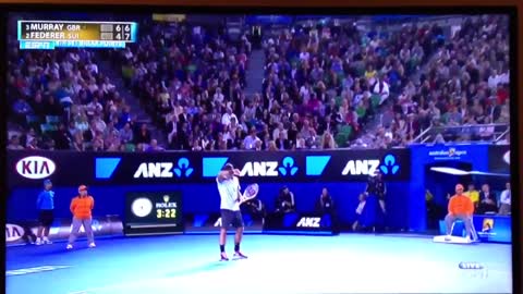 Federer's unbelievable backhand against Murray.