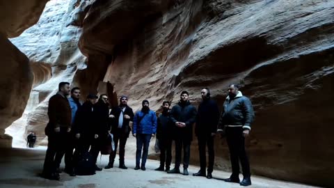 Vali Vadanoiu testeaza acustica in Iordania